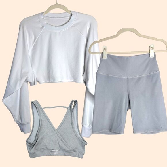 Alo Yoga Workout Set - Picture 1 of 13